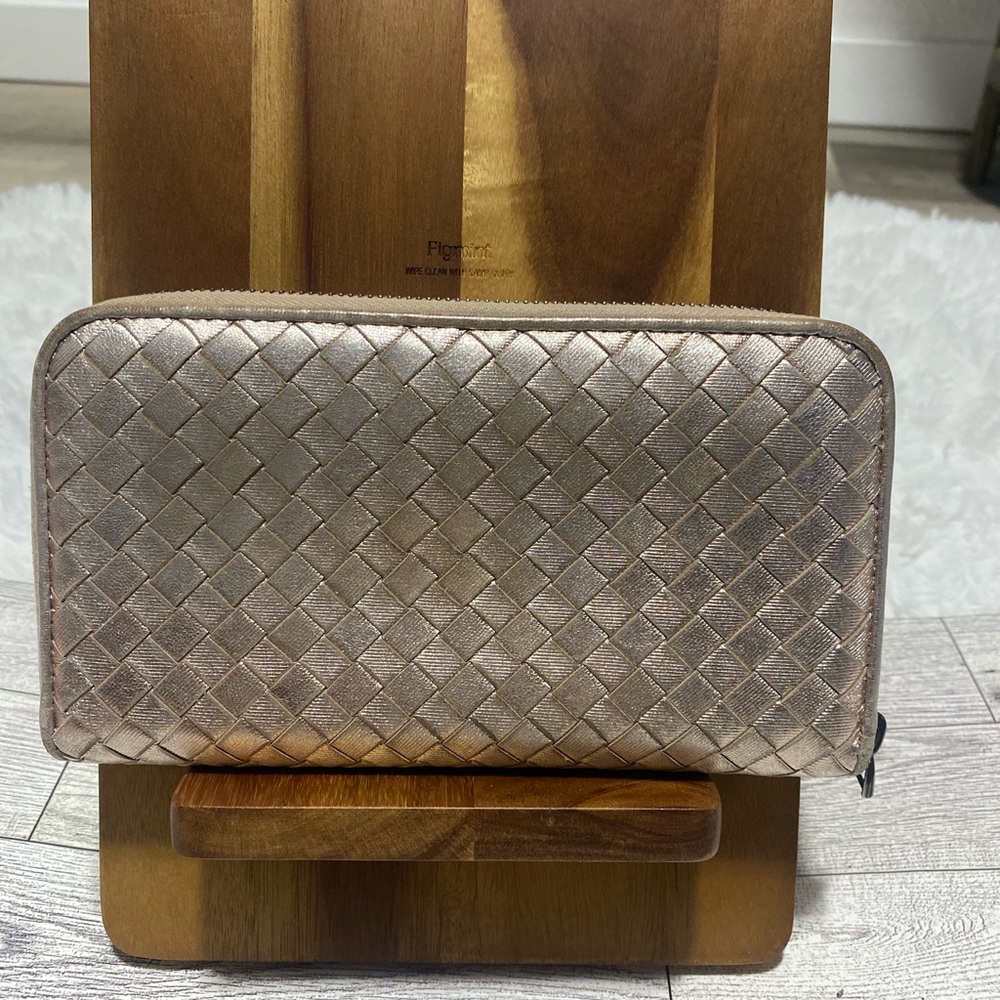 Bottega Veneta Intrecciato Rose Gold Shiny Zip L-shaped Long Leather Wallet